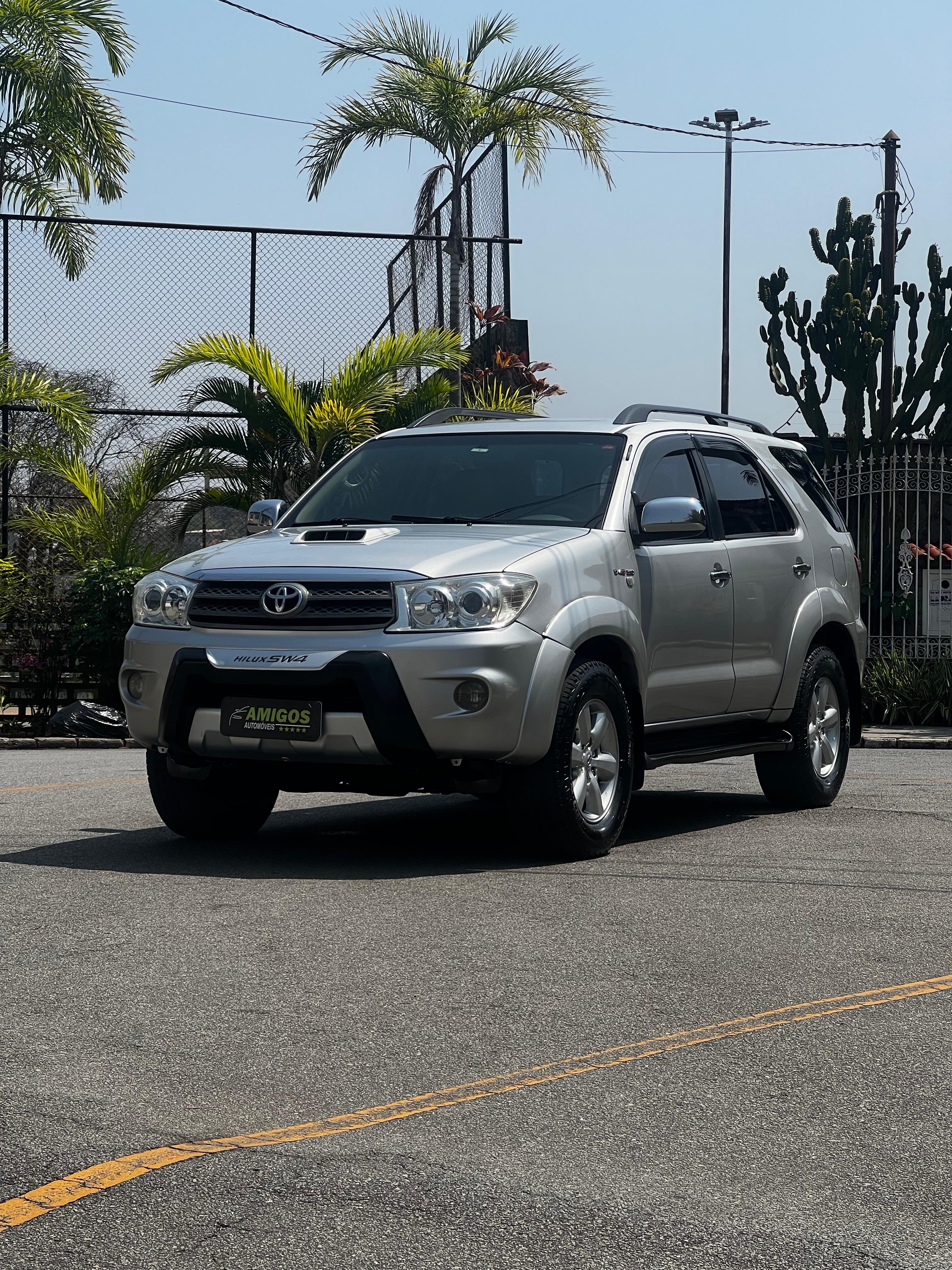 TOYOTA HILUXSW4 SRV4X4